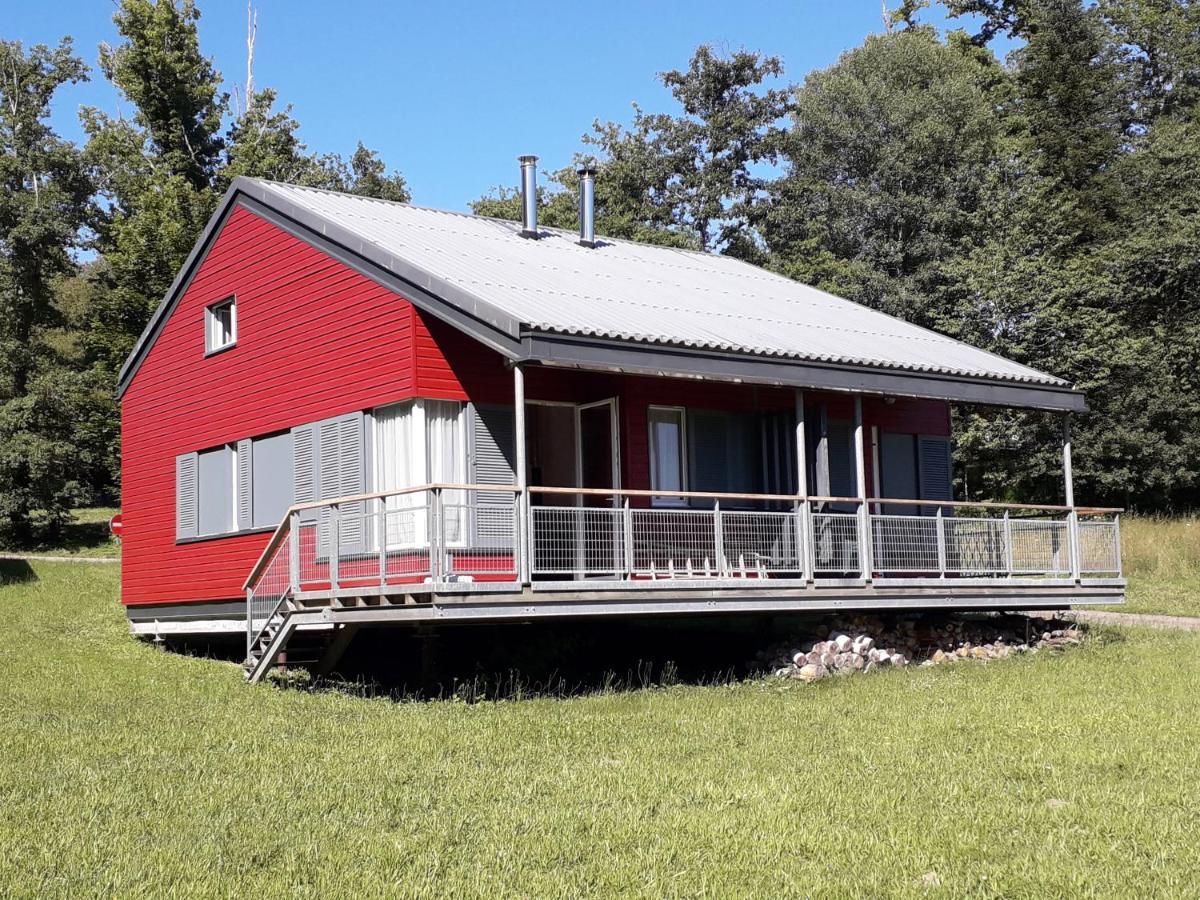 Sur Bord De L'eau Chalet *