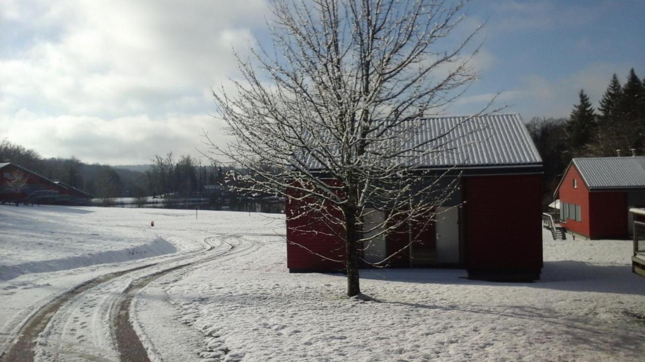 Sur Bord De L'eau Chalet
